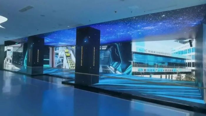 在马来西亚与机器人“面对面”